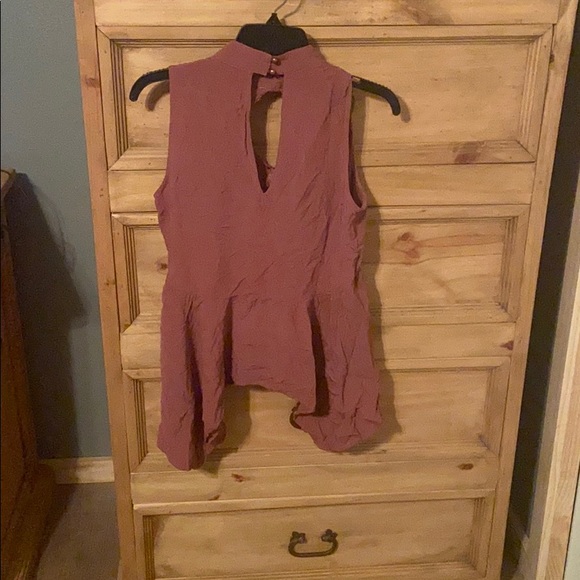 Rust colored flowy top - Picture 2 of 2